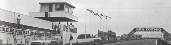 La nouvelle piste et l'école Winfield, fin avril 1969