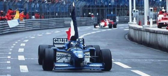 O. Panis remporte la victoire au volant de sa Ligier JS43 - Source : www.olivier-panis.com 